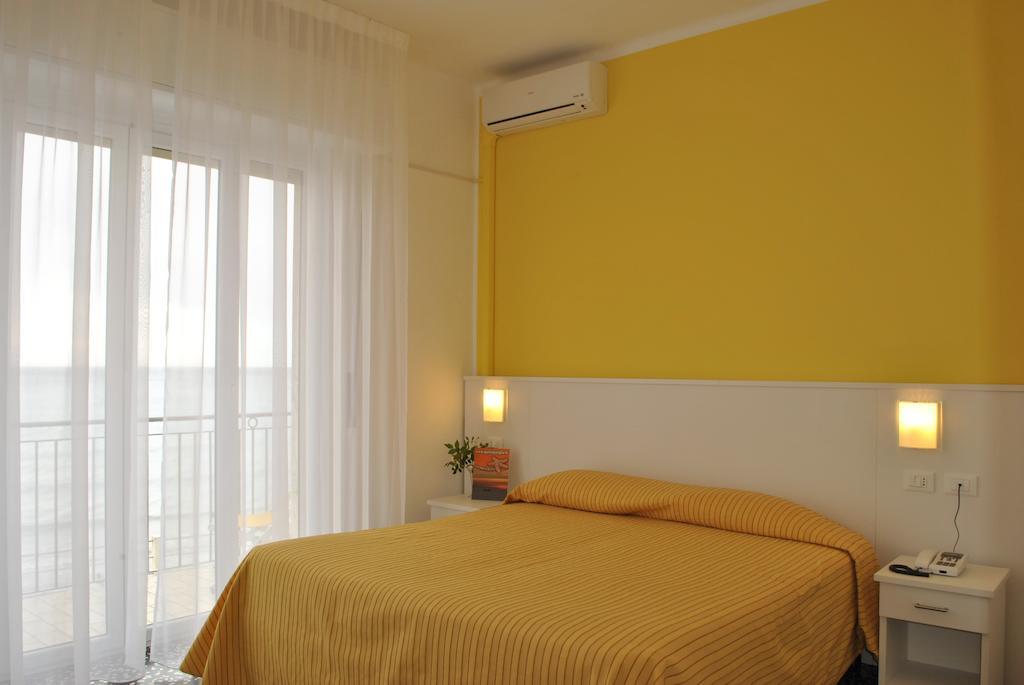 Hotel Bristol Laigueglia Esterno foto