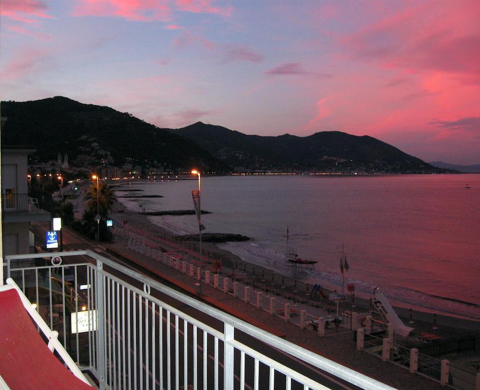 Hotel Bristol Laigueglia Camera foto