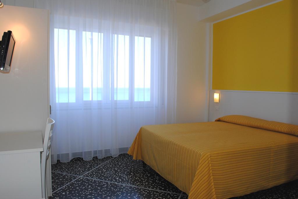 Hotel Bristol Laigueglia Camera foto