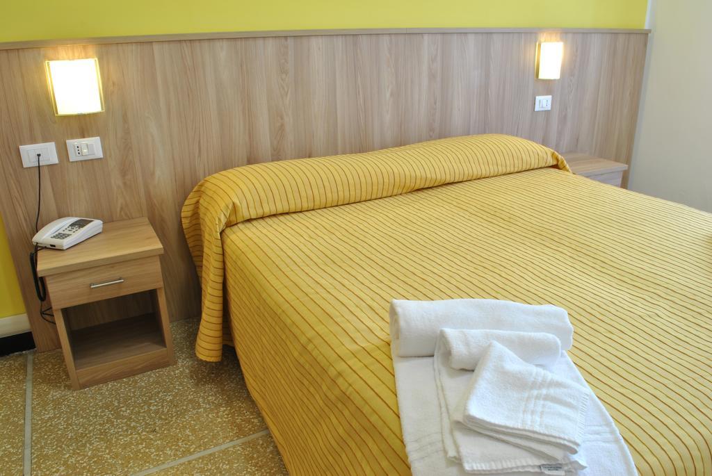 Hotel Bristol Laigueglia Esterno foto